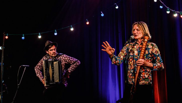 spectacle musical pour enfants avec de nombreux instruments