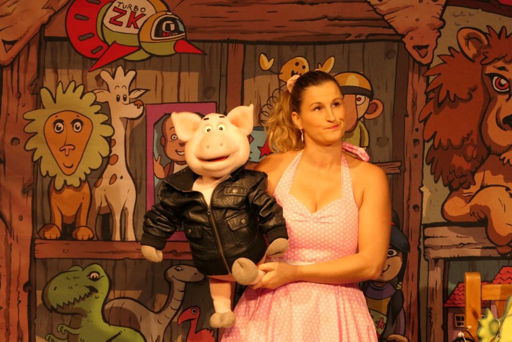 photo-hd-ambre-et-les-jouets-magiques-5