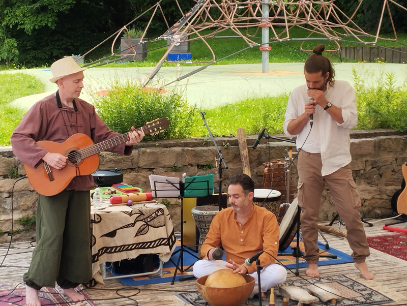 Trio06